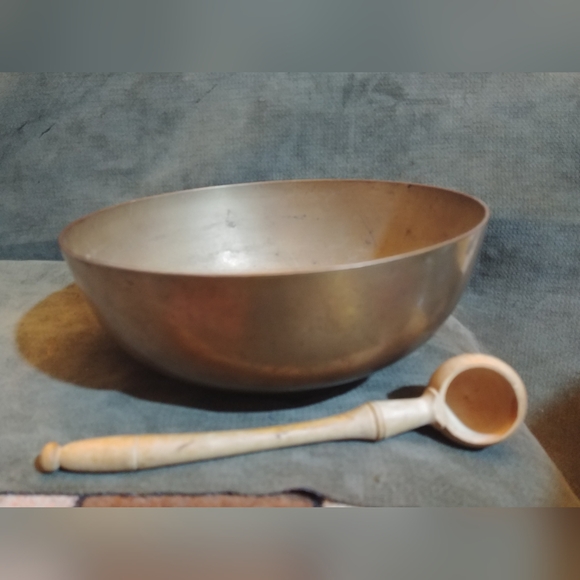 Singing Brass Bowl with Wooden Ladle